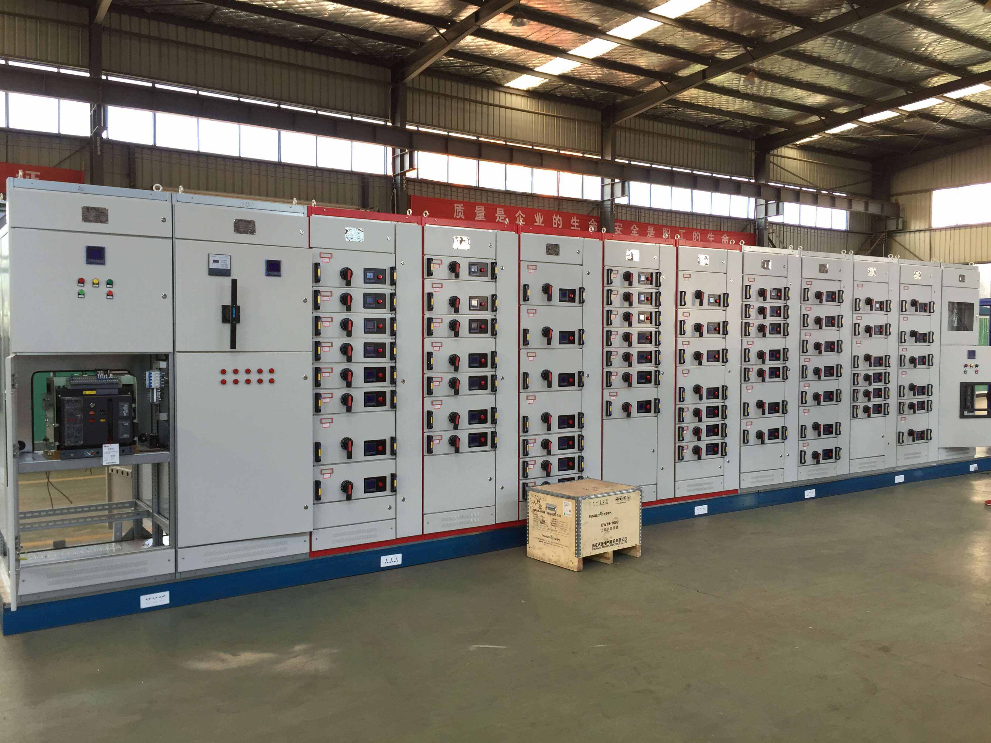 重庆大学机械工程学院高低压配电柜安装工程案例